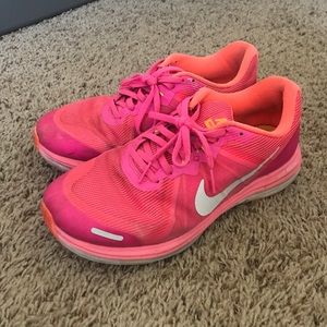 Nike dual fusion running shoes