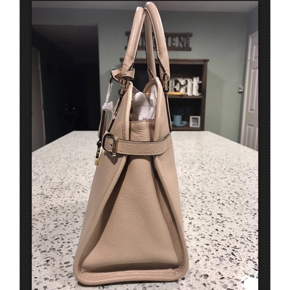 Michael Kors Hutton Blush Leather Shoulder Bag - Picture 3 of 6