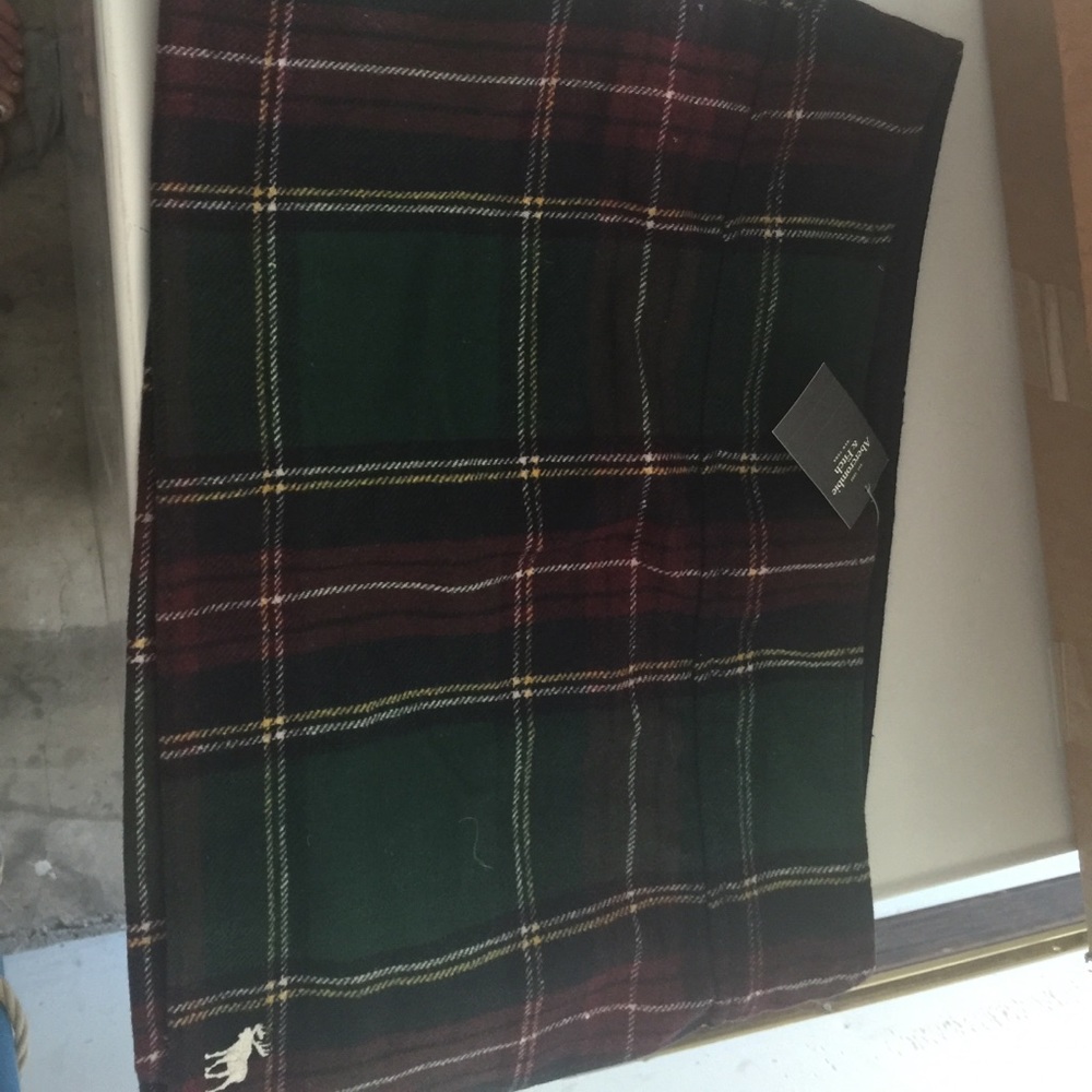 Abercrombie plaid skirt brand new