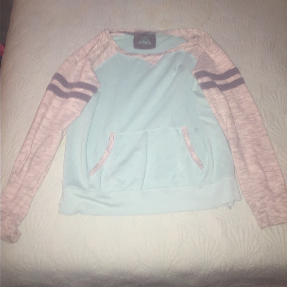 Mint and grey  colored sweatshirt from kohl's 💕