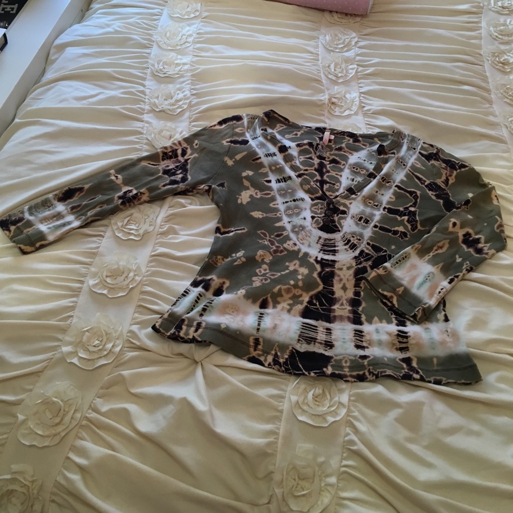 Tie-dye, long-sleeve blouse