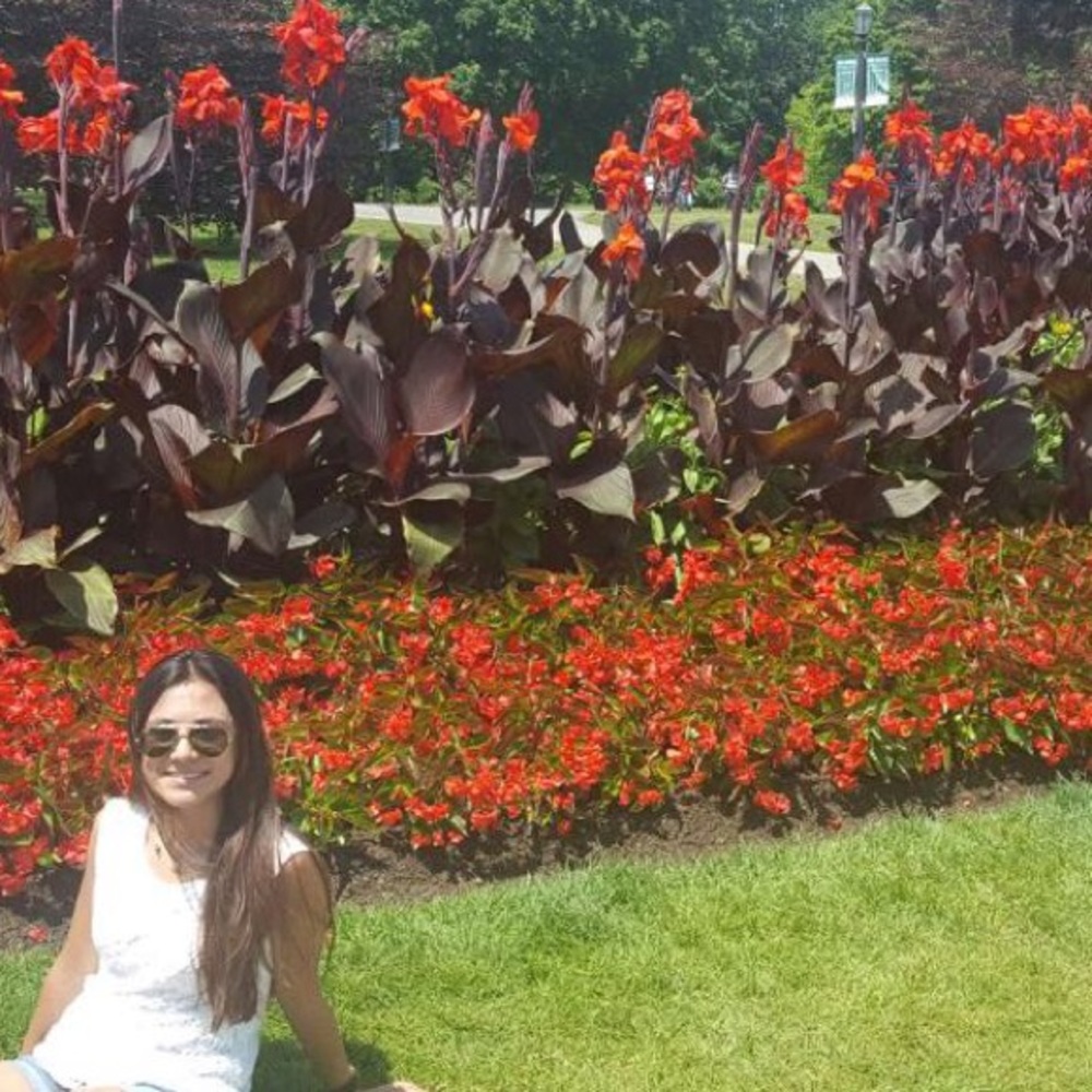 Meet your Posher, Daniela