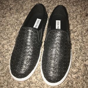 Steve Madden slip on sneakers