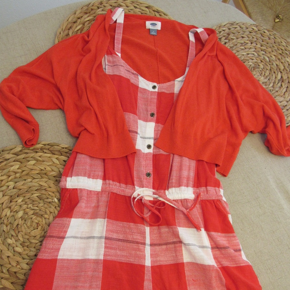 SET – Red Cropped Cardigan and Plaid Romper
