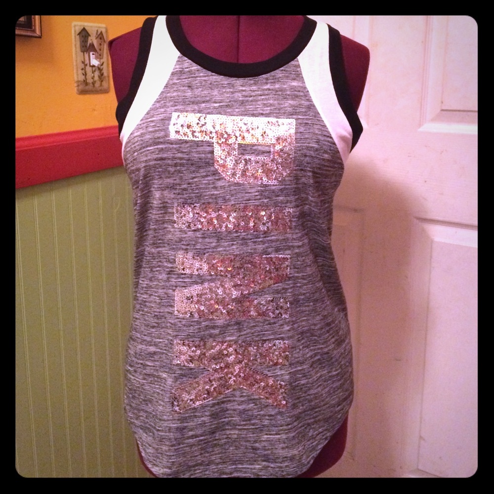 TRADED with@sfwhite85 VS tank top and necklace!