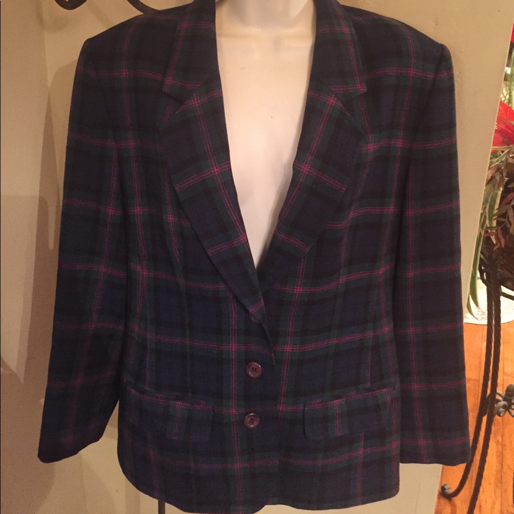 Blazer - Picture 2 of 5