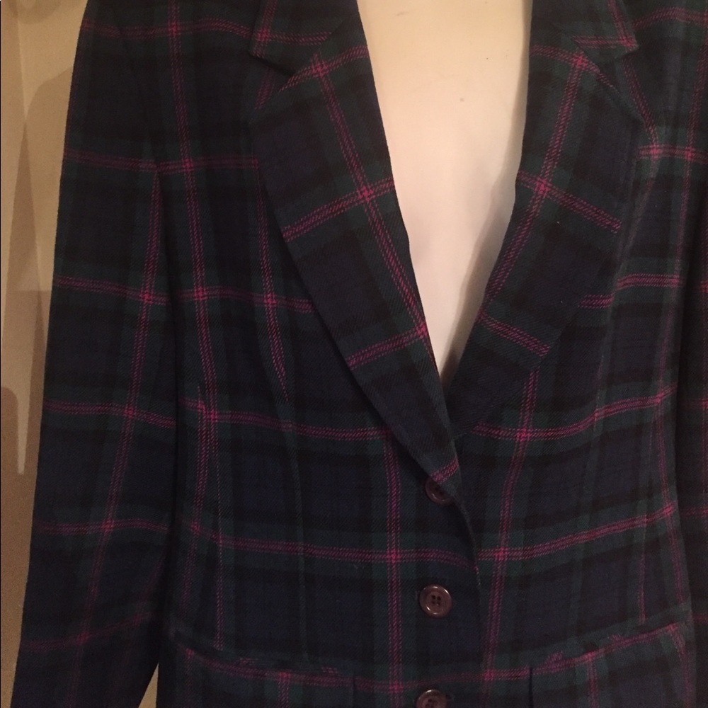 Blazer - Picture 4 of 5