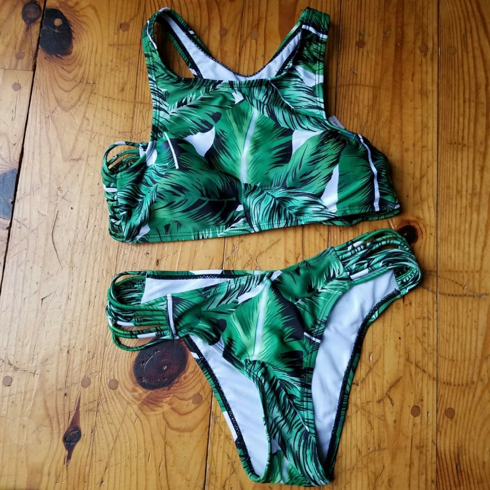 Palm tree leaf bikini