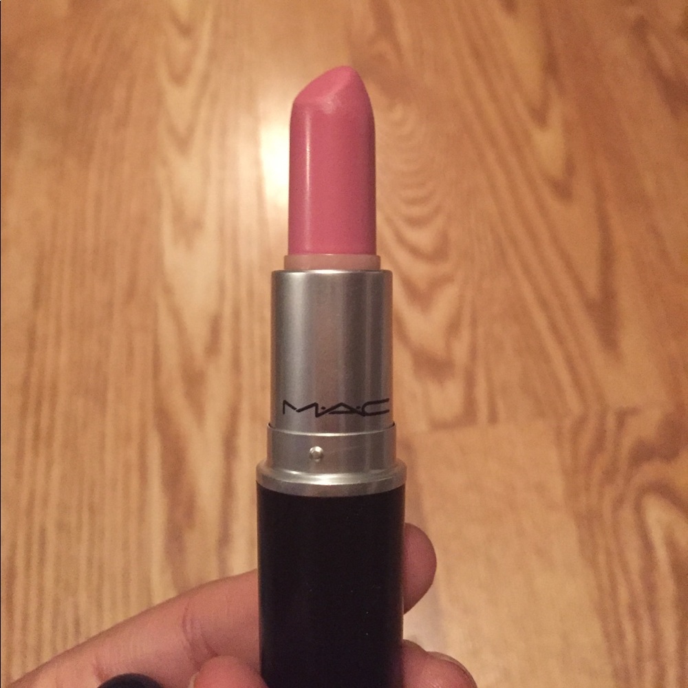 MAC snob lipstick
