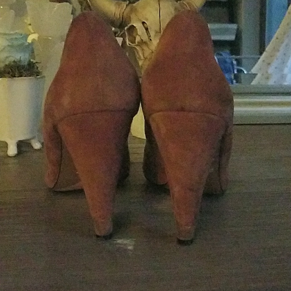 Dolce Vita Suede Pumps in Tan - Picture 3 of 6