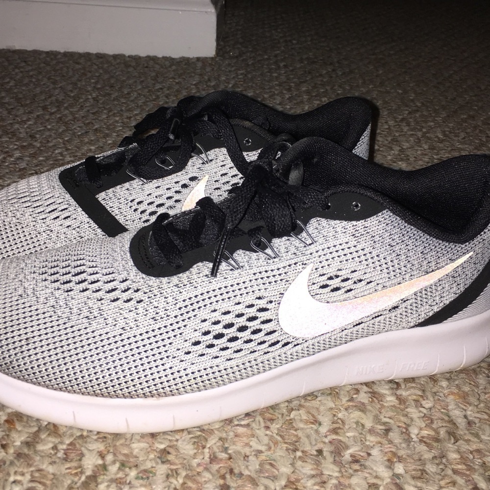 Woman's Nike free shoes
