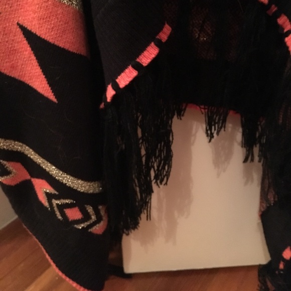 Tobi Aztec Print Cardigan - Picture 2 of 4