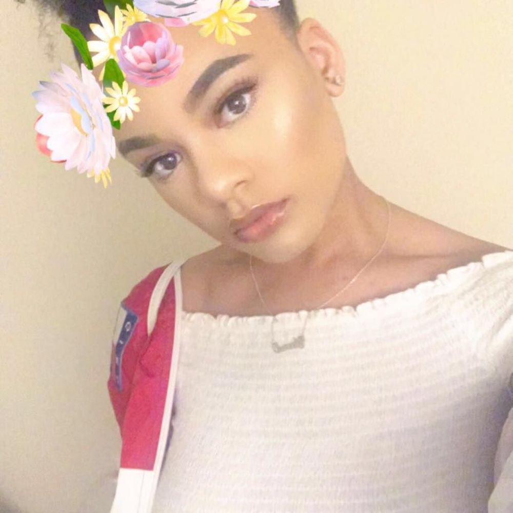 Meet your Posher, Yana