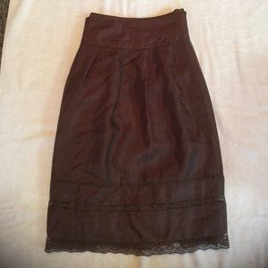 Silk skirt with delicate lace trimming