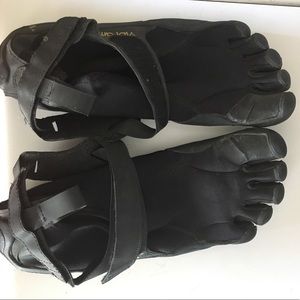 Vibram toe shoes