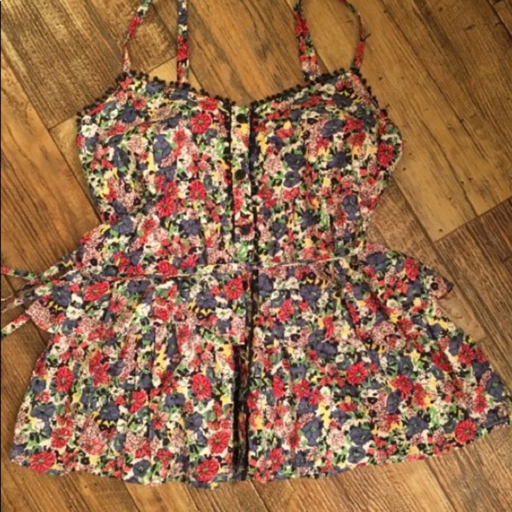 ANTHROPOLOGIE Flower Top!