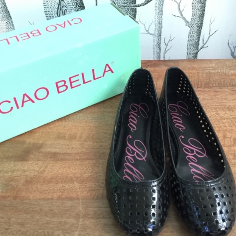 Fab Black Flats ❤️