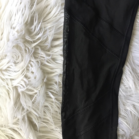 PINK mesh ultimate leggings😇🖤 - Picture 3 of 4