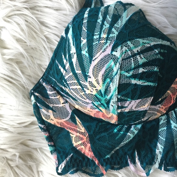 NEW WITH TAGS tropical print bralette💖💖💖 - Picture 4 of 5