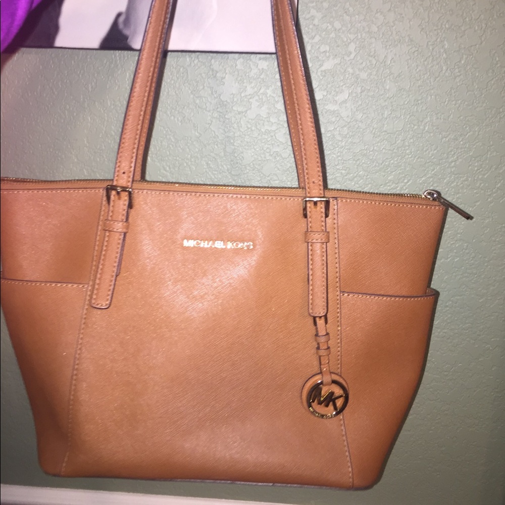 Michael Kors Jet Set Ziptop Tote