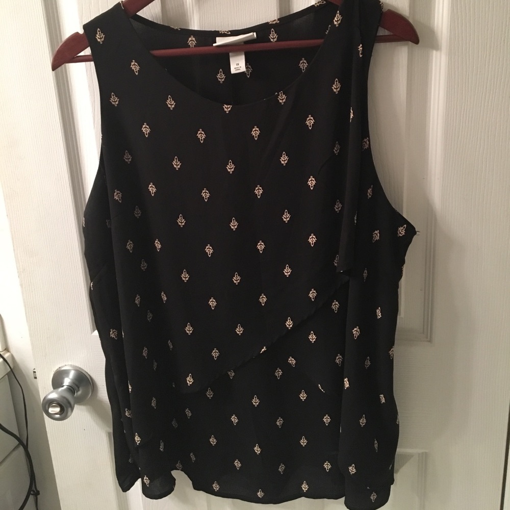 Woman size 1X sleeveless top