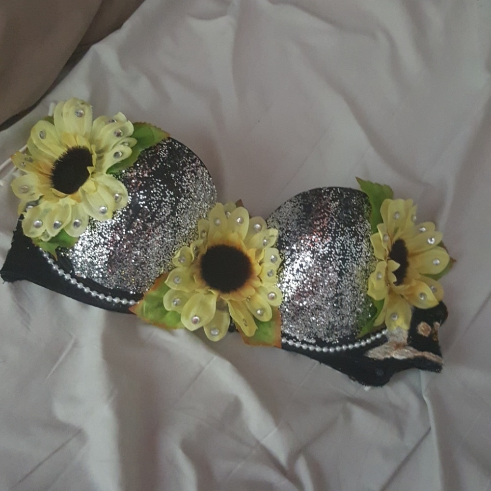 Rave bra