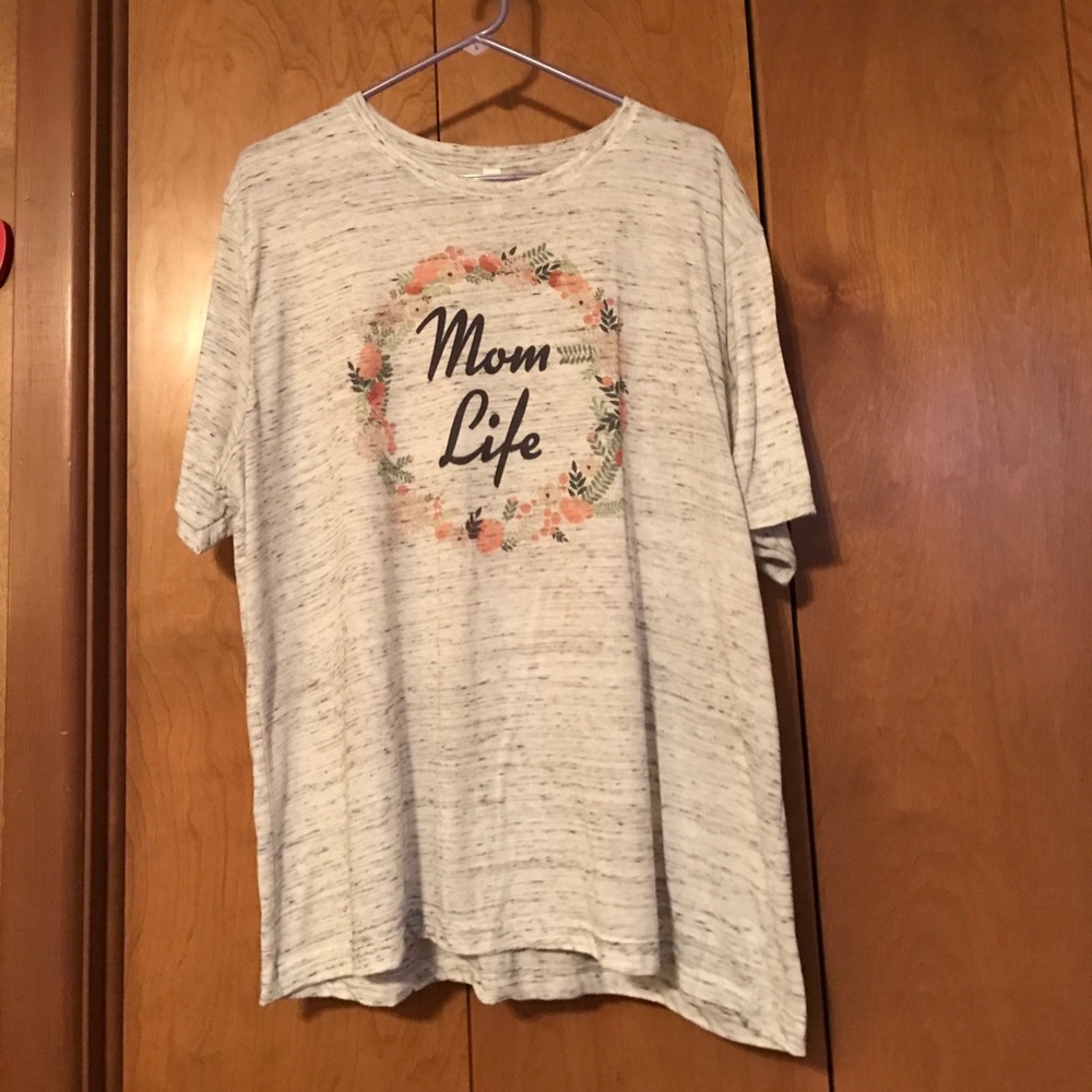 Mom Life Tee
