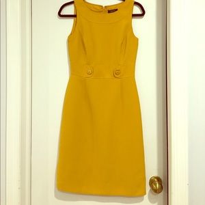 Sleeveless sheath dress