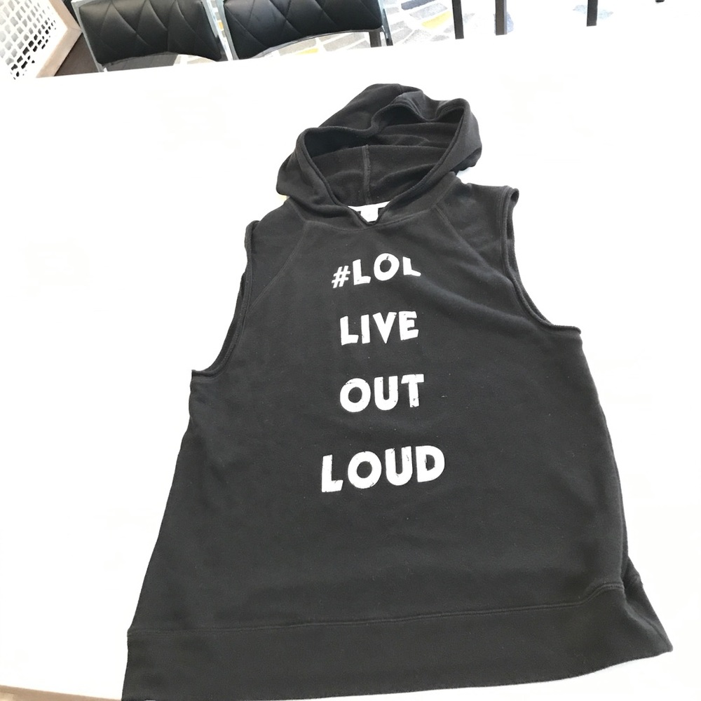 Work out hooded muscle tee in medium
