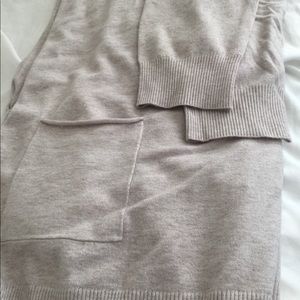 Long sweater with pockets