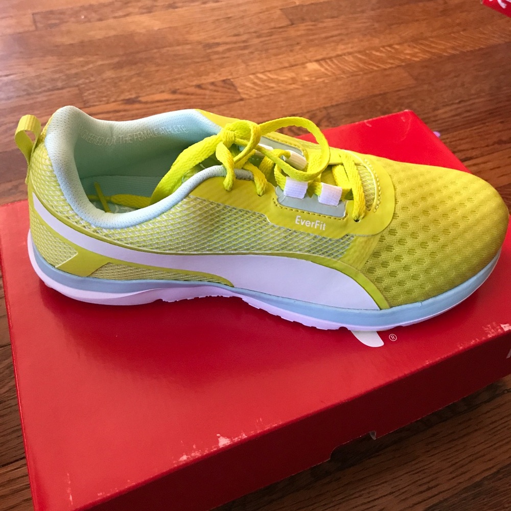 NWT PUMA Pulse Flex XT Women's gym shoes