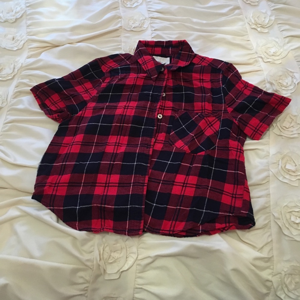Short sleeve red and navy flannel