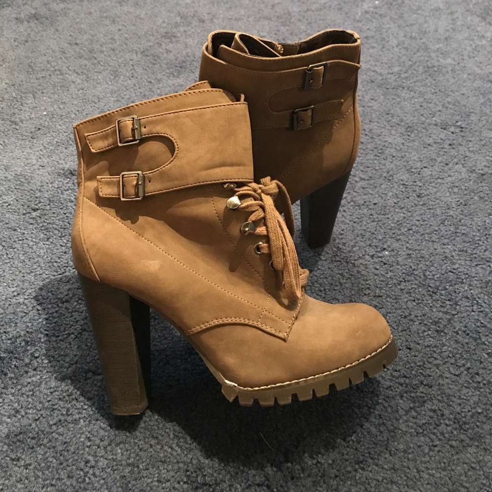 Heeled boots