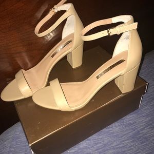 Audrey Brooke Open toe sandals