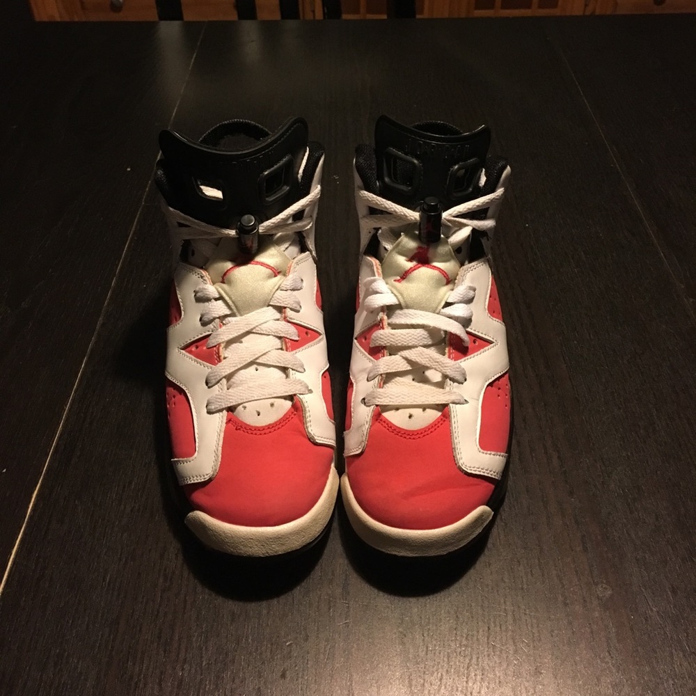 Air Jordan 6 Retro (GS) Vivid Pink! Size - 5Y