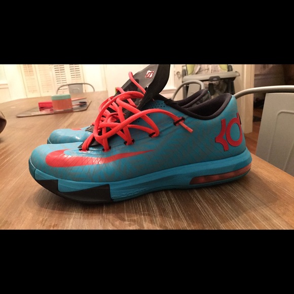 Nike KD's - Picture 3 of 4