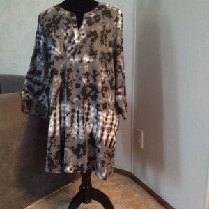 WOMAN WITHIN Tops - Black & Grey 'tie dye' Shirt. WOMAN WITHIN Tops - Black & Grey 'tie dye' Shirt.