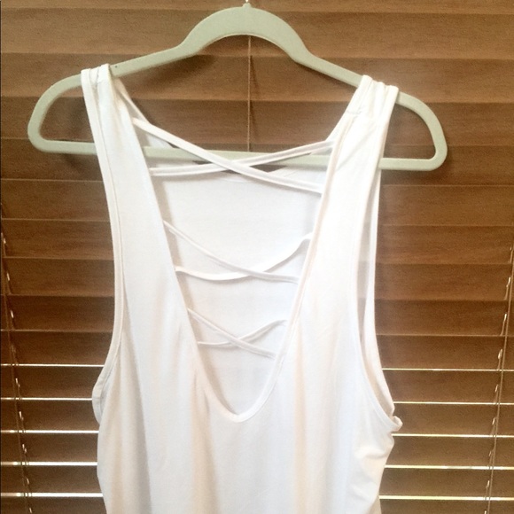 Perfect white tank!!  NWT - Picture 1 of 3