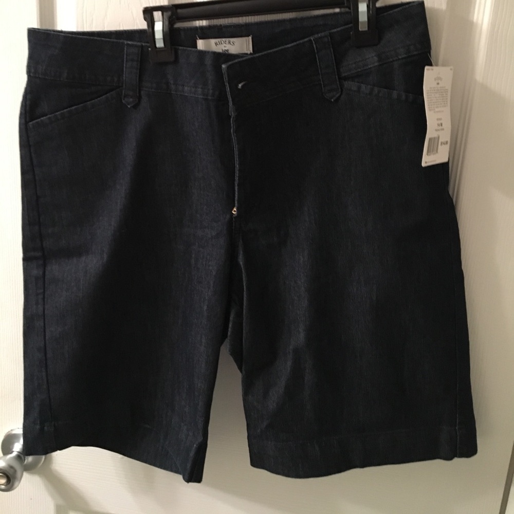 Lee brand denim Bermuda shorts brand-new with tag