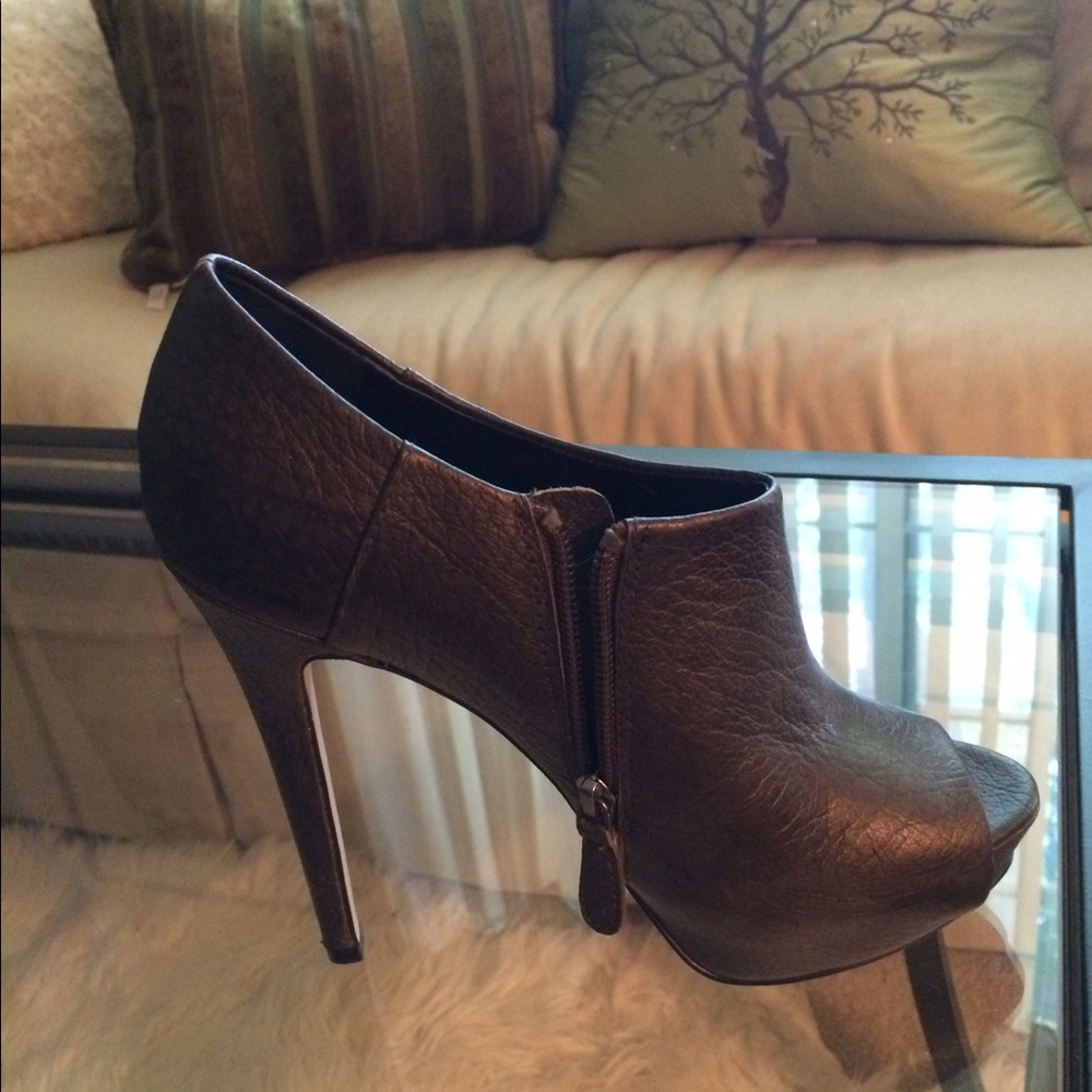Nine West Boutique 9 Colton Olive Heel/Bootie, 7.5 - Picture 3 of 6