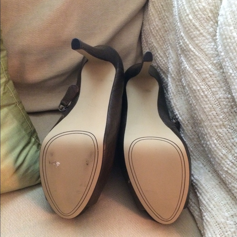 Nine West Boutique 9 Colton Olive Heel/Bootie, 7.5 - Picture 4 of 6