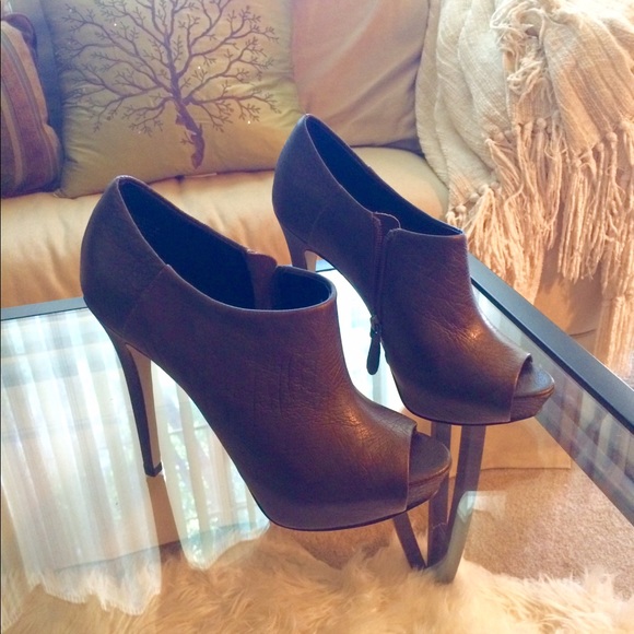 Nine West Boutique 9 Colton Olive Heel/Bootie, 7.5 - Picture 2 of 6