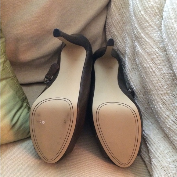 Nine West Boutique 9 Colton Olive Heel/Bootie, 7.5 - Picture 4 of 6