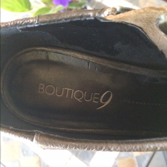 Nine West Boutique 9 Colton Olive Heel/Bootie, 7.5 - Picture 5 of 6