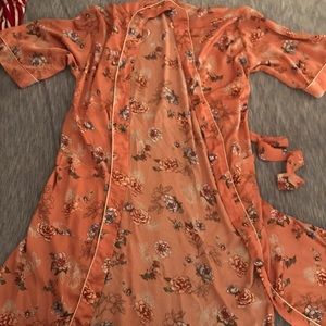 Kimono floral robe