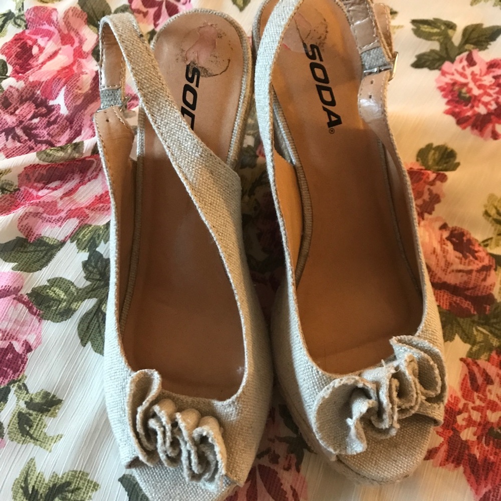 Platform sandals