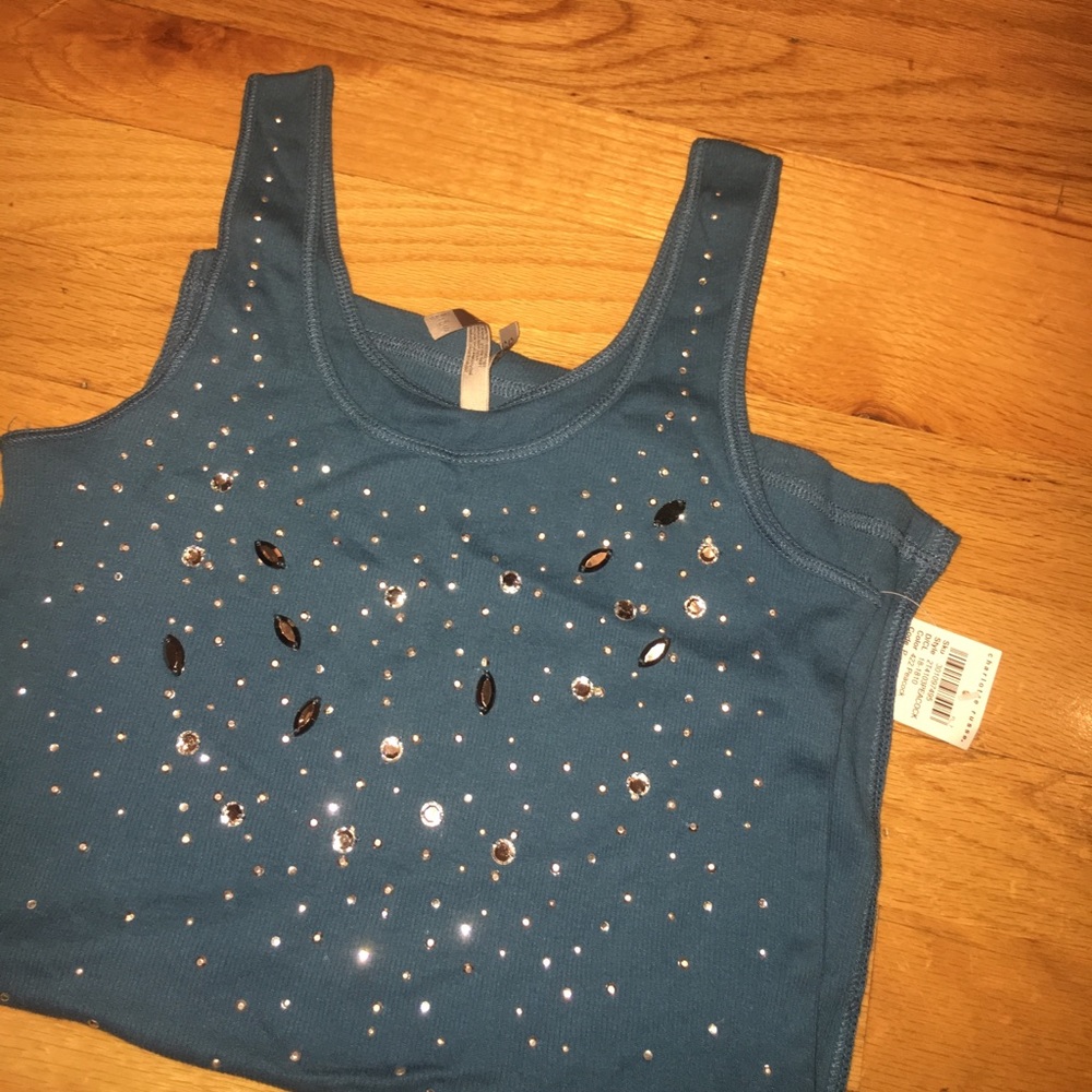 TANK TOPS— 5! - Picture 3 of 7