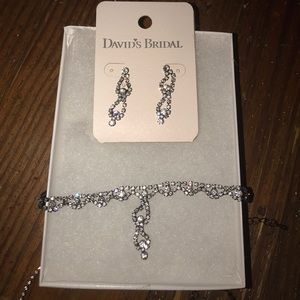 Earring and necklace set