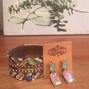 Plunder July Posse set necklace and earrings