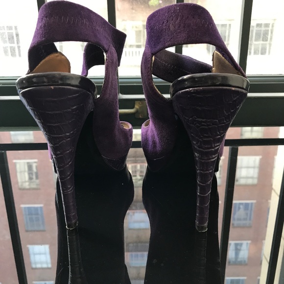 Pelle Moda Issa3 Suede Pump, Purple, EUC - Picture 6 of 8